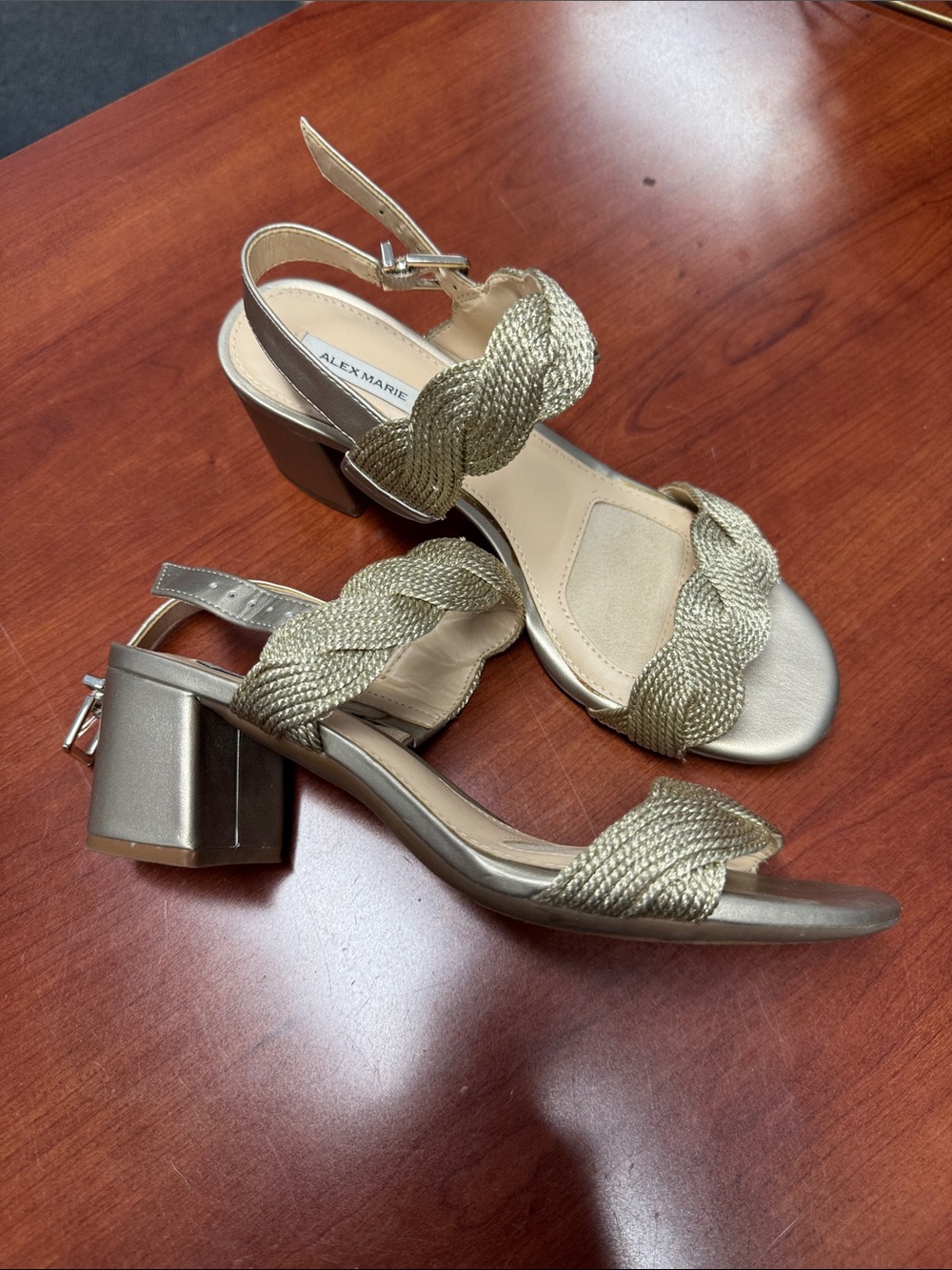 Alex Marie block heel sandals size 7 // 091830